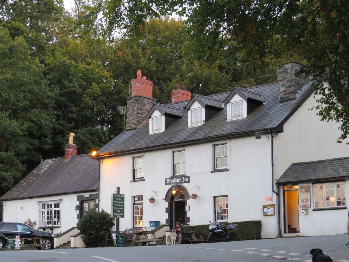 The Bryntirion Inn Llandderfel Exteriér fotografie